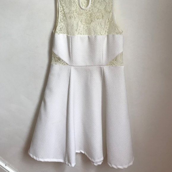 White Cut-out Lace Dress - Picture 2 of 3